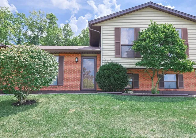 Photo 3 of Sale Pending at 5587 Boehm Dr, Fairfield, OH 45014 | MLS# 1892510 | Listing updated on 2026-09-08