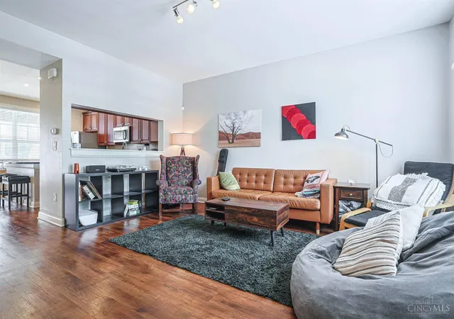 Photo 4 of Townhouse for sale at 211 E Rochelle St, Cincinnati, OH 45219 | MLS# 1892517 | Listing updated on 2026-09-10