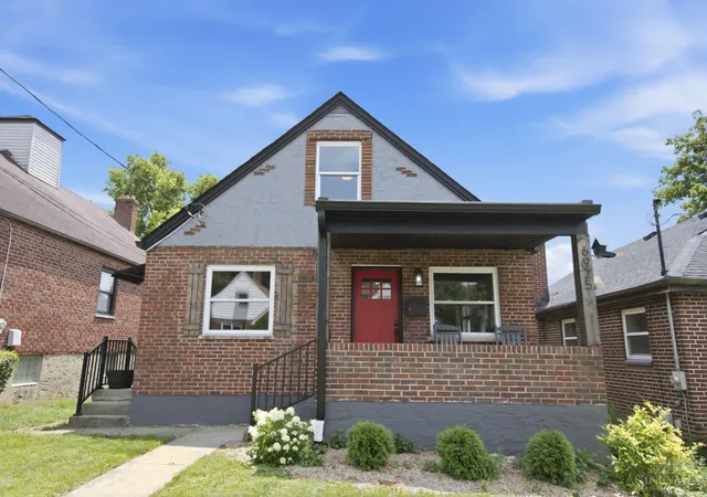Photo 2 of Single family home for sale at 6925 Windward St, Columbia Twp, OH 45227 | MLS# 1892518 | Listing updated on 2026-09-01