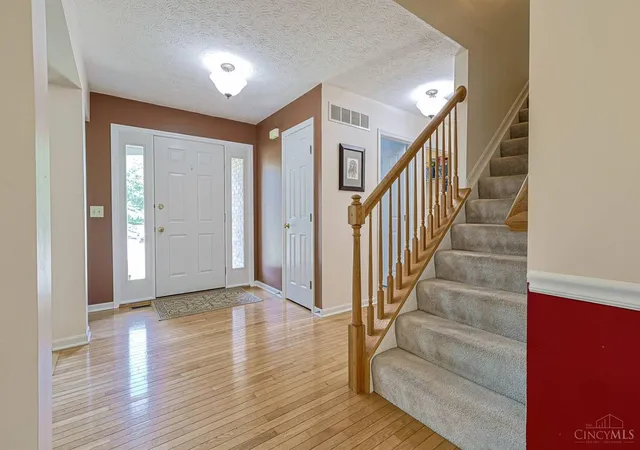 Photo 4 of Sale Pending at 7906 Laurelwood Dr, Hamilton Twp, OH 45039 | MLS# 1892178 | Listing updated on 2026-09-05