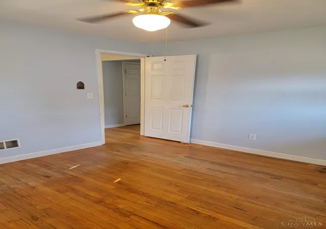 Photo 3 of Single family home for sale at 7469 Barjo Ln, Cincinnati, OH 45239 | MLS# 1892388 | Listing updated on 2026-09-03