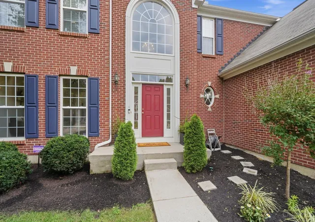 Photo 2 of Sale Pending at 6107 Southern Hills Dr, Goshen, OH 45122 | MLS# 1892560 | Listing updated on 2026-09-11