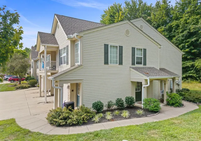 Photo 1 of Condo for sale at 109 Ledgerwoods Dr, Batavia Twp, OH 45102 | MLS# 1892595 | Listing updated on 2026-09-03
