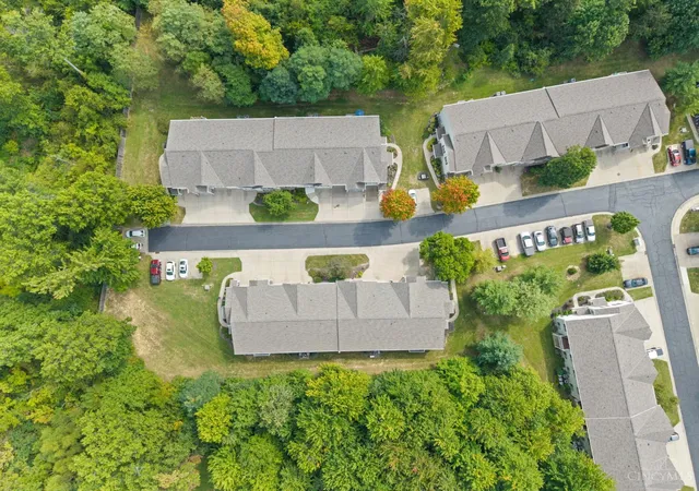 Photo 3 of Condo for sale at 109 Ledgerwoods Dr, Batavia Twp, OH 45102 | MLS# 1892595 | Listing updated on 2026-09-03