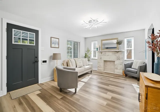 Photo 4 of Single family home for sale at 133 Glenwood Ave, Cincinnati, OH 45217 | MLS# 1892611 | Listing updated on 2026-09-04