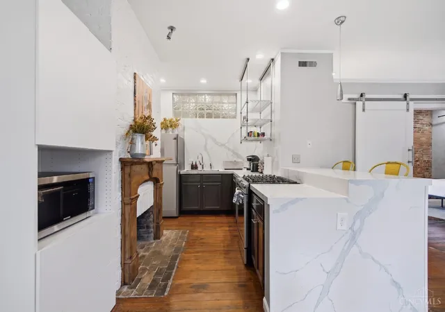 Photo 3 of Condo for sale at 111 E 13th Street #1, Cincinnati, OH 45202 | MLS# 1892081 | Listing updated on 2026-09-02