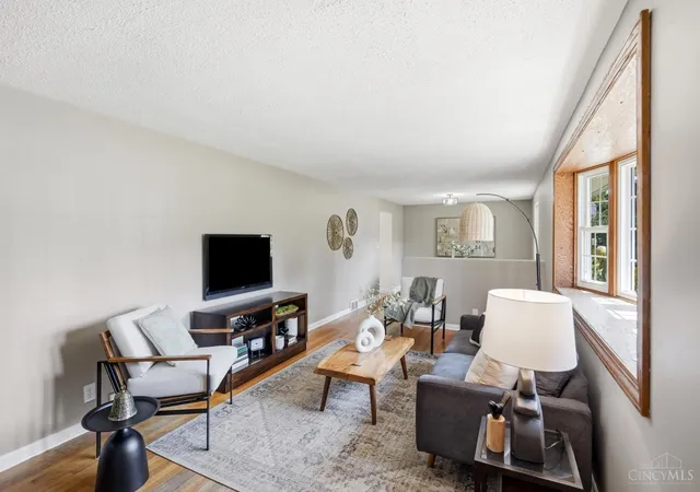 Photo 4 of Sale Pending at 6126 Bardean Dr, West Chester, OH 45069 | MLS# 1892453 | Listing updated on 2026-09-05
