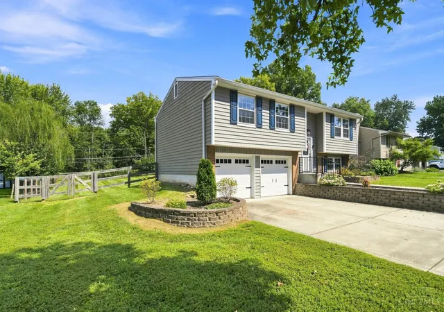 Photo 2 of Single family home for sale at 4584 Brookview Dr, Batavia, OH 45103 | MLS# 1892524 | Listing updated on 2026-09-02
