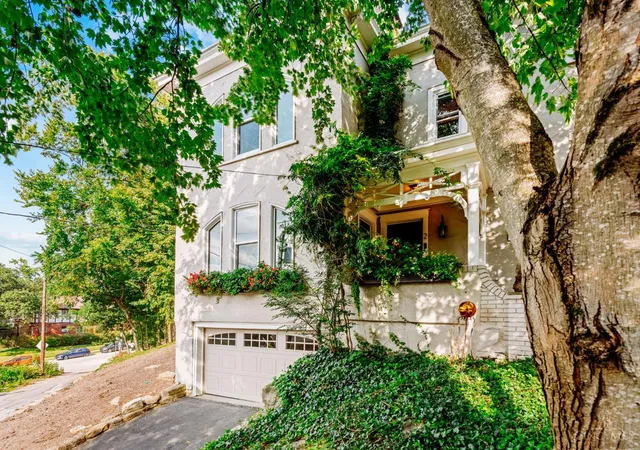 Photo 1 of Sale Pending at 3214 Close Ct, Cincinnati, OH 45208 | MLS# 1891350 | Listing updated on 2026-09-12