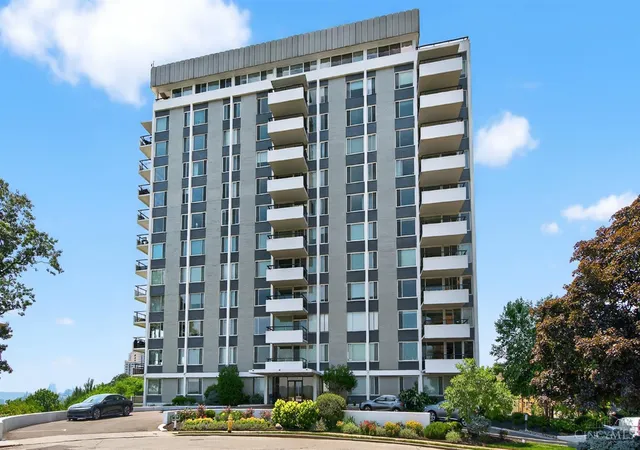 Condo for sale at 2401 Ingleside Ave #11C, Cincinnati, OH 45206 | MLS# 1892516
