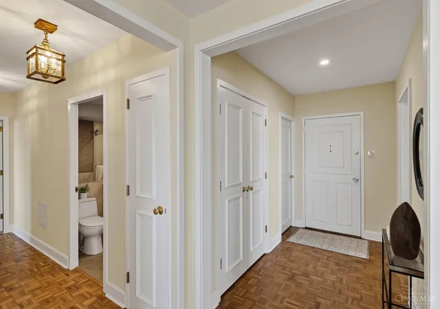 Listing Photo 3 - Condo for sale in building located at 2401 Ingleside Ave, Cincinnati, OH 45206 - Unit #11C