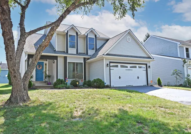 Photo 2 of Single family home for sale at 960 Tarragon Ln, Miami Twp, OH 45150 | MLS# 1892497 | Listing updated on 2026-09-08