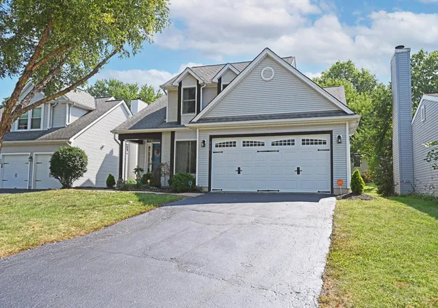 Photo 2 of Single family home for sale at 960 Tarragon Ln, Miami Twp, OH 45150 | MLS# 1892497 | Listing updated on 2026-09-08