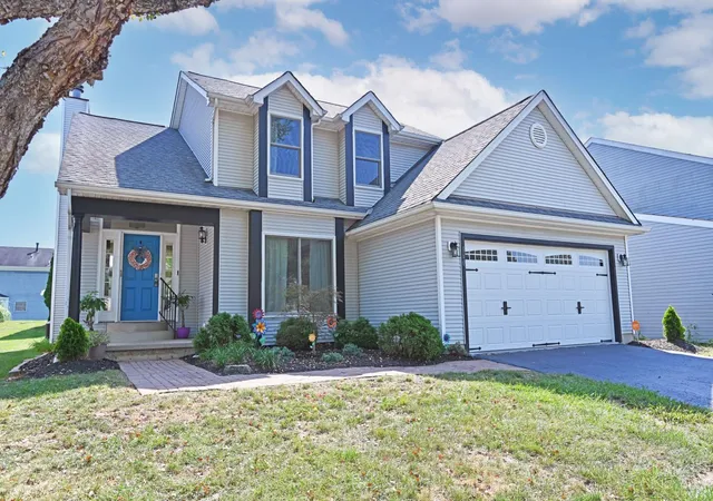 Photo 3 of Single family home for sale at 960 Tarragon Ln, Miami Twp, OH 45150 | MLS# 1892497 | Listing updated on 2026-09-08