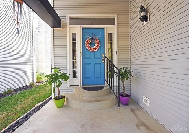 Photo 4 of Single family home for sale at 960 Tarragon Ln, Miami Twp, OH 45150 | MLS# 1892497 | Listing updated on 2026-09-08