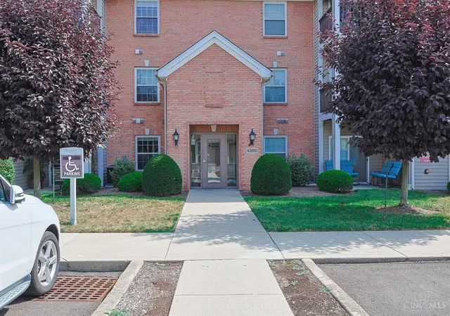 Photo 2 of Condo for sale at 4300 Regency Ridge Ct #208, Green Twp, OH 45248 | MLS# 1892666 | Listing updated on 2026-09-10