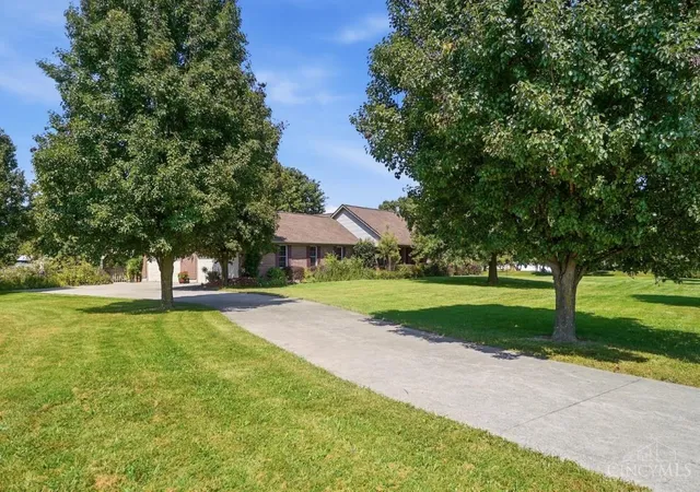 Photo 4 of Sale Pending at 8215 Morgans Run Dr, Harlan Twp, OH 45152 | MLS# 1892239 | Listing updated on 2026-09-03