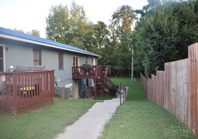Listing Photo 5 - Condo for sale in building located at 101 Chariss Ave, Hillsboro, OH 45133