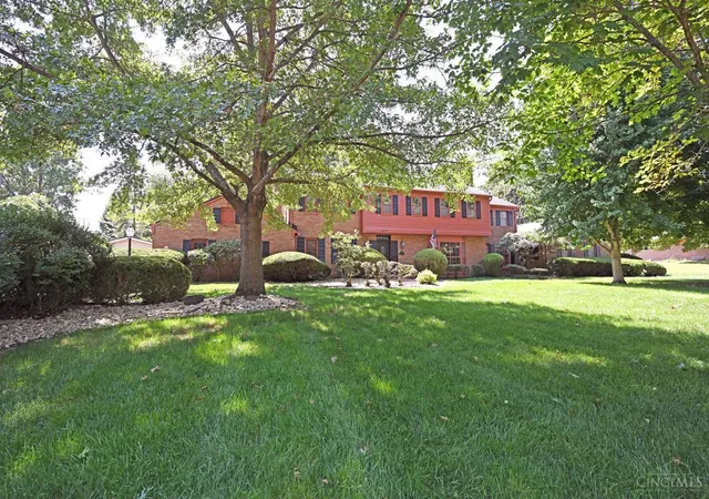 Photo 2 of Sale Pending at 1210 Ashburton Dr, Washington Twp, OH 45459 | MLS# 1892683 | Listing updated on 2026-09-08