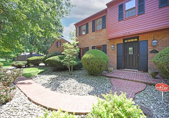 Photo 3 of Sale Pending at 1210 Ashburton Dr, Washington Twp, OH 45459 | MLS# 1892683 | Listing updated on 2026-09-08