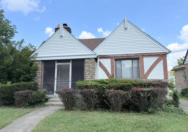 Photo 1 of Single family home for sale at 1812 Larchwood Pl, Cincinnati, OH 45237 | MLS# 1892199 | Listing updated on 2026-09-03