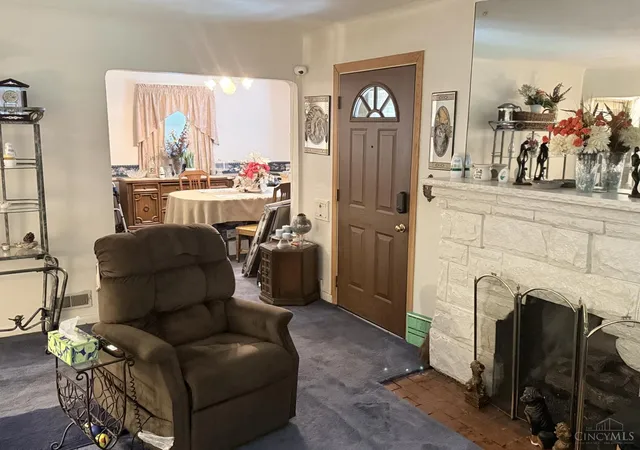 Photo 2 of Single family home for sale at 1812 Larchwood Pl, Cincinnati, OH 45237 | MLS# 1892199 | Listing updated on 2026-09-03