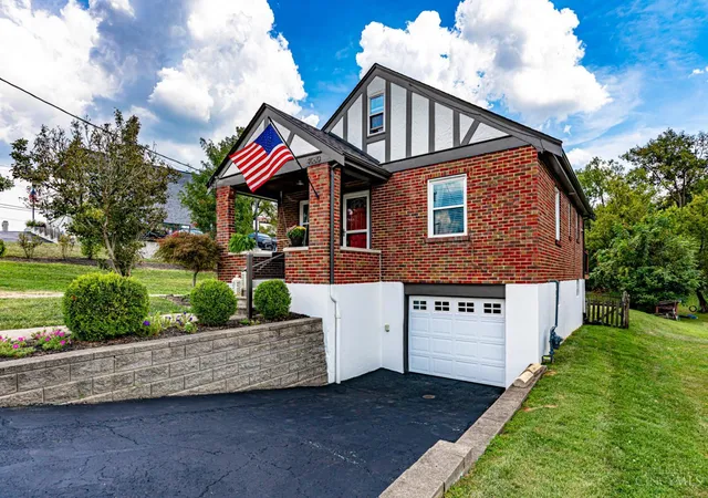 Photo 2 of Sale Pending at 4080 Lee Ct, Green Twp, OH 45248 | MLS# 1892562 | Listing updated on 2026-09-05