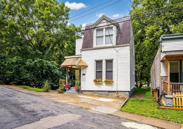 Photo 3 of Sale Pending at 2549 Trevor Pl, Cincinnati, OH 45225 | MLS# 1890377 | Listing updated on 2026-09-07