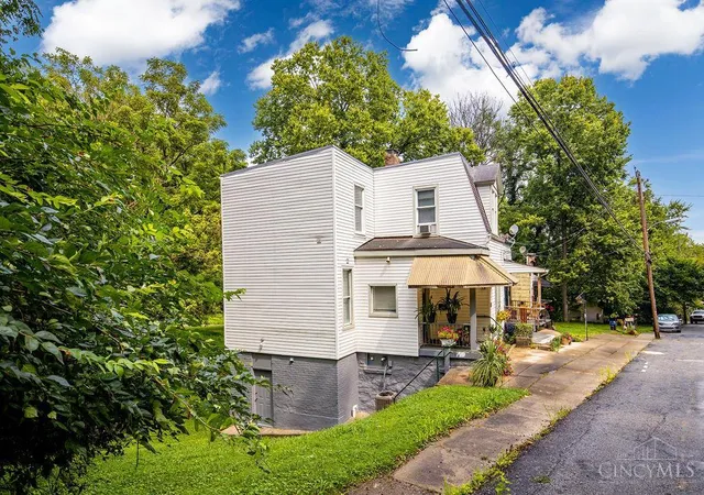 Photo 3 of Sale Pending at 2549 Trevor Pl, Cincinnati, OH 45225 | MLS# 1890377 | Listing updated on 2026-09-07