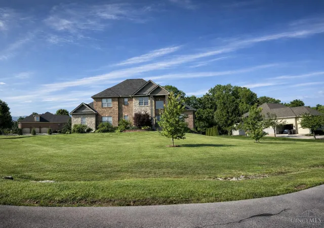 Photo 3 of Single family home for sale at 8005 Bending Willow Ct, Clearcreek Twp., OH 45068 | MLS# 1892720 | Listing updated on 2026-09-03