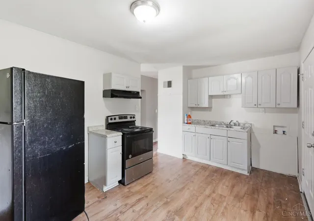 Photo 2 of Single family home for sale at 3283 Ainsworth Dr, Green Twp, OH 45251 | MLS# 1890219 | Listing updated on 2026-09-11