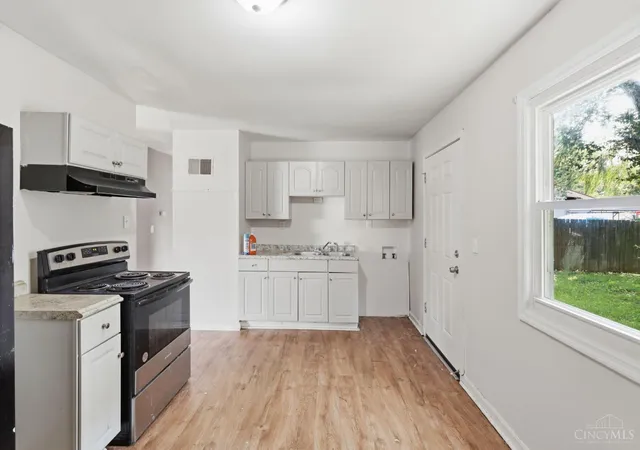 Photo 3 of Single family home for sale at 3283 Ainsworth Dr, Green Twp, OH 45251 | MLS# 1890219 | Listing updated on 2026-09-17