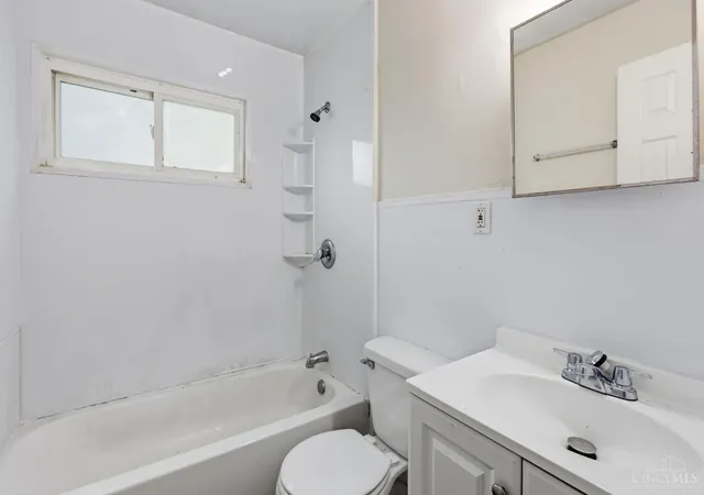Photo 3 of Single family home for sale at 3283 Ainsworth Dr, Green Twp, OH 45251 | MLS# 1890219 | Listing updated on 2026-10-26