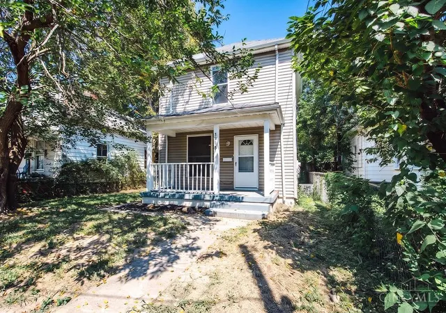 Photo 2 of Single family home for sale at 1915 Woodlawn Ave, Middletown, OH 45044 | MLS# 1892657 | Listing updated on 2026-09-16