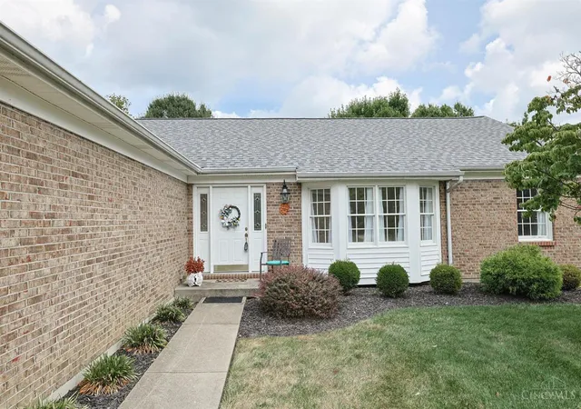 Photo 2 of Sale Pending at 1902 Sandcliff Dr, Anderson Twp, OH 45255 | MLS# 1892620 | Listing updated on 2026-09-11