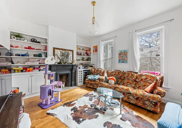 Photo 4 of Single family home for sale at 2106 Kemper Ln, Cincinnati, OH 45206 | MLS# 1892470 | Listing updated on 2026-09-14