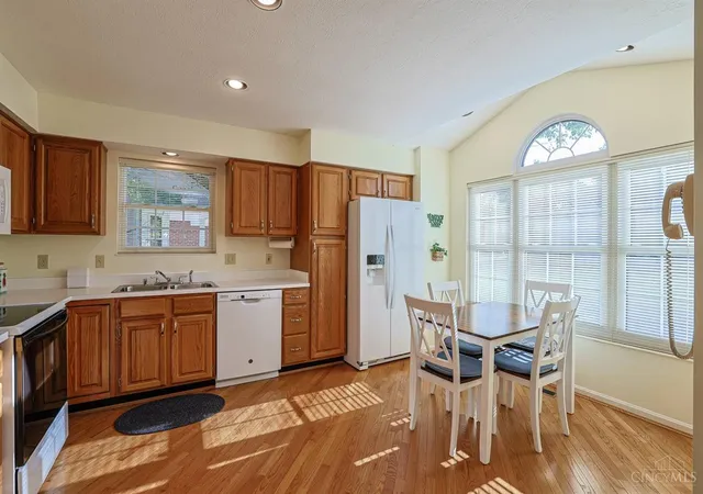 Photo 3 of Single family home for sale at 999 Wittshire Ln, Anderson Twp, OH 45255 | MLS# 1892659 | Listing updated on 2026-09-23