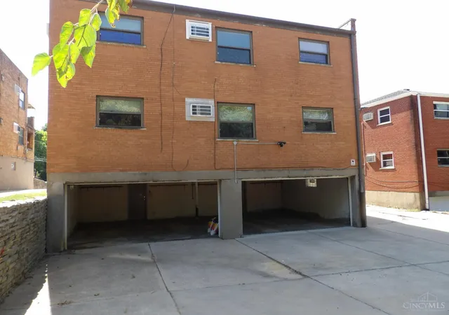 Photo 3 of Sale Pending at 4644 Rapid Run Ave, Cincinnati, OH 45238 | MLS# 1892735 | Listing updated on 2026-09-09