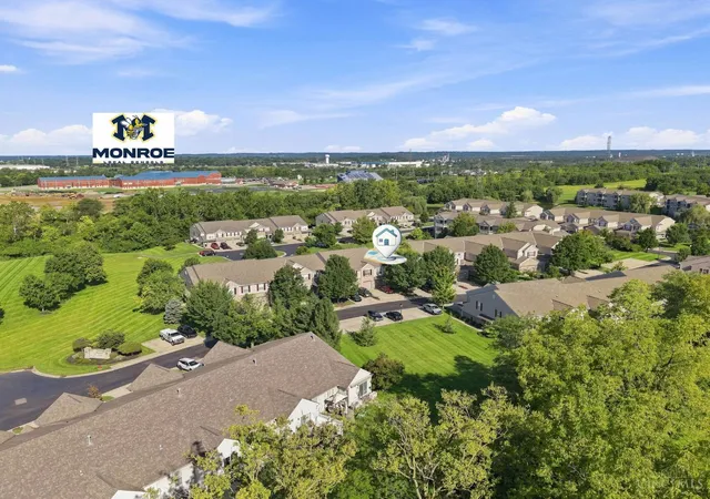 Listing Photo 4 - Condo for sale in building located at 515 Heritage Grn Dr, Monroe, OH 45050