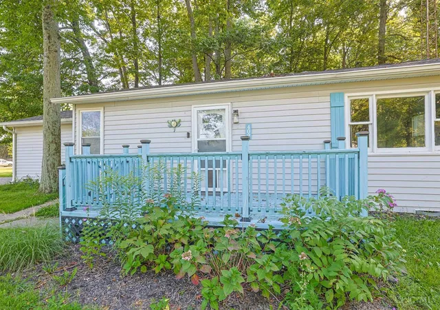 Photo 3 of Single family home for sale at 402 Blackfoot Trl, Greensburg, IN 47240 | MLS# 1892783 | Listing updated on 2026-09-04