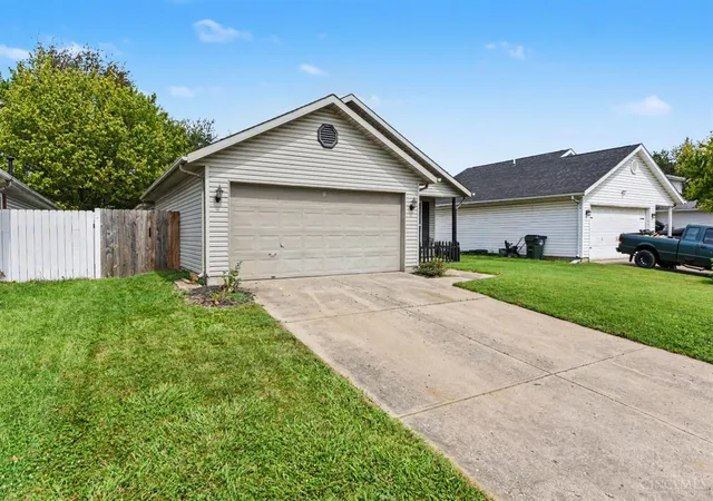 Photo 2 of Sale Pending at 3753 Lacy Ct, Middletown, OH 45044 | MLS# 1892640 | Listing updated on 2026-09-11