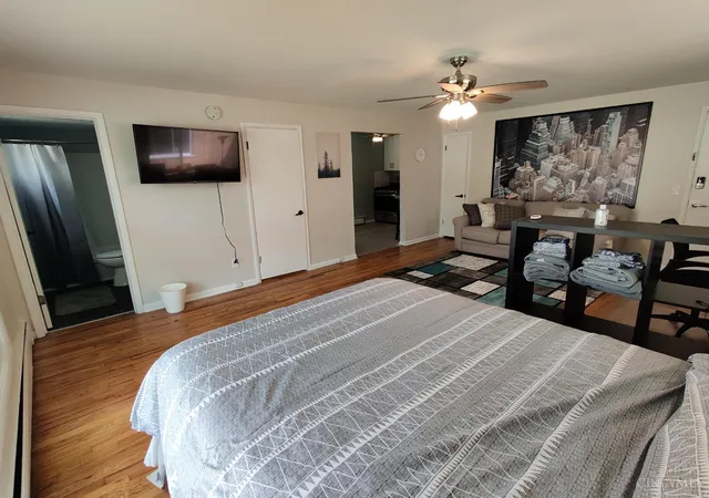 Listing Photo 5 - Condo for sale in building located at 2539 Vera Ave, Golf Manor, OH 45237
