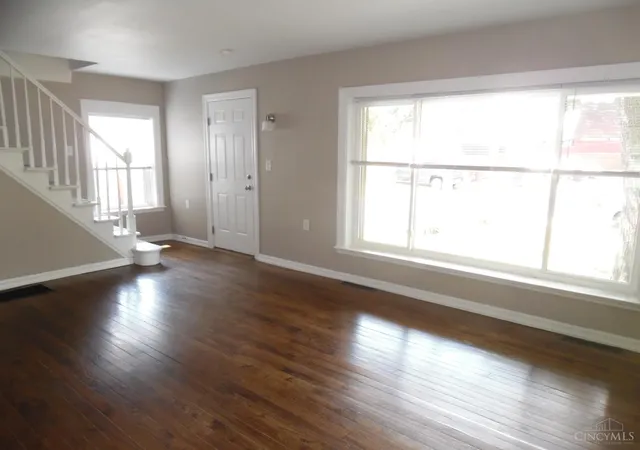 Photo 3 of Sale Pending at 28 Chillicothe Ave, Lebanon, OH 45036 | MLS# 1892707 | Listing updated on 2026-09-06