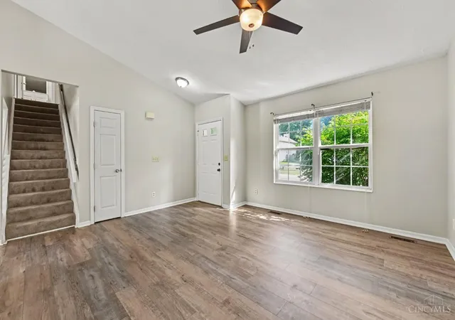 Photo 3 of Single family home for sale at 682 Bobolink Ct, Union Twp, OH 45244 | MLS# 1892635 | Listing updated on 2026-10-06