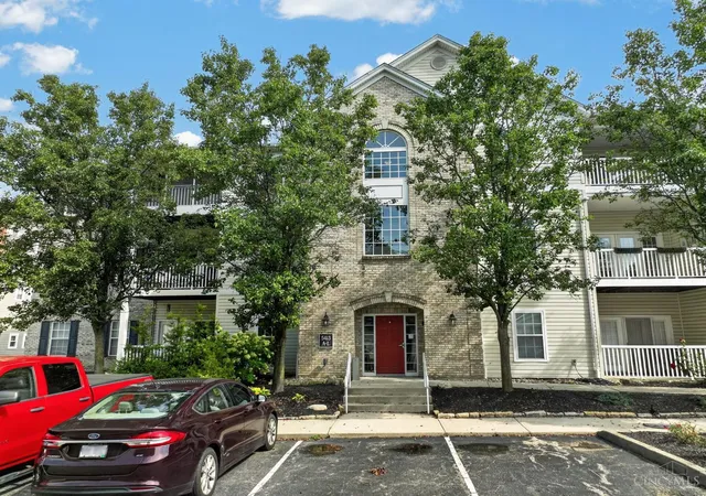 Photo 1 of Condo for sale at 5413 Michelles Oak Ct #E, Green Twp, OH 45248 | MLS# 1892695 | Listing updated on 2026-09-09