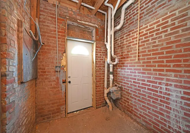 Listing Photo 4 - Condo for sale in building located at 38 E Clifton Ave, Cincinnati, OH 45202