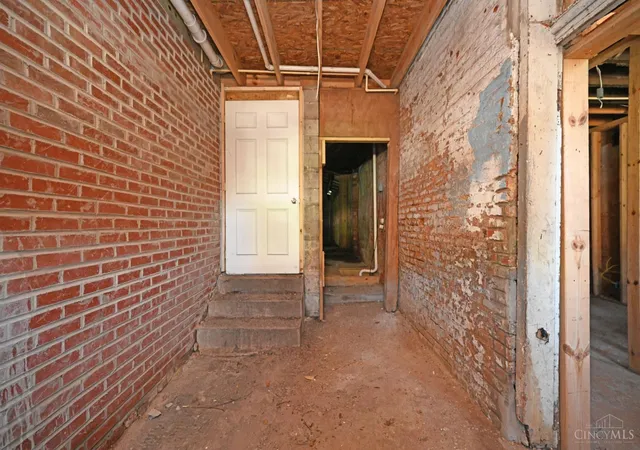 Listing Photo 5 - Condo for sale in building located at 38 E Clifton Ave, Cincinnati, OH 45202