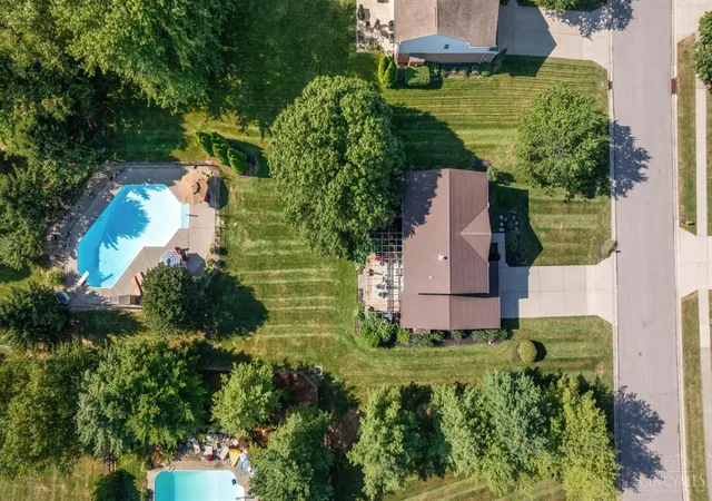 Photo 2 of Sale Pending at 218 Silver Fox Ct, Loveland, OH 45140 | MLS# 1892835 | Listing updated on 2026-09-11