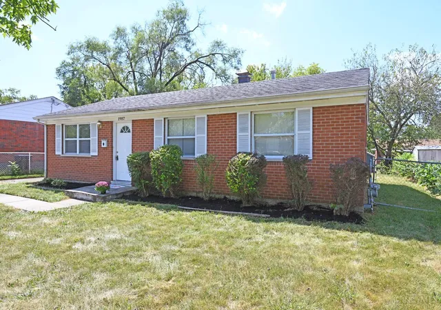 Photo 2 of Single family home for sale at 1987 Mistyhill Dr, Springfield Twp., OH 45240 | MLS# 1892816 | Listing updated on 2026-09-17