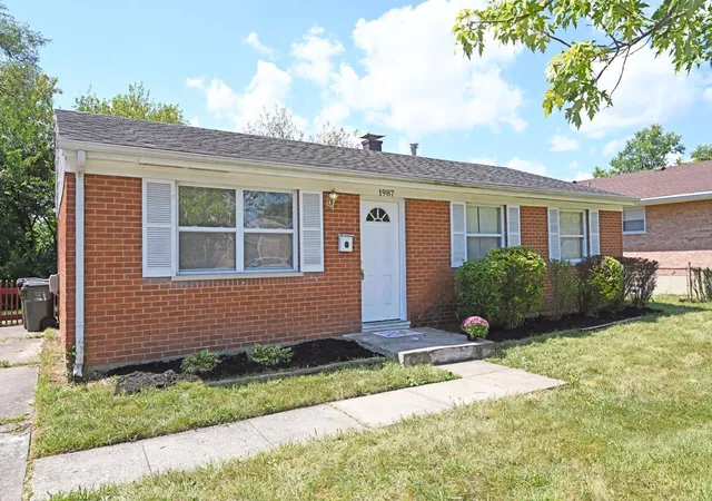 Photo 3 of Single family home for sale at 1987 Mistyhill Dr, Springfield Twp., OH 45240 | MLS# 1892816 | Listing updated on 2026-09-17